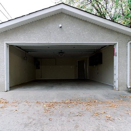 Elmwood Suite Winnipeg Bagian luar foto
